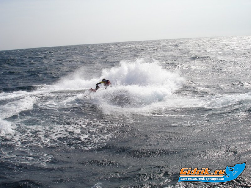 уже в море.JPG